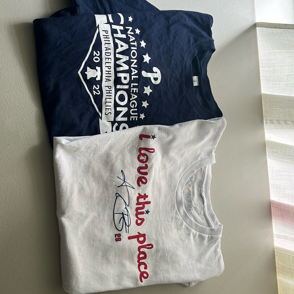COPY - T-Shirts Phyllis Baseball very good condition like new